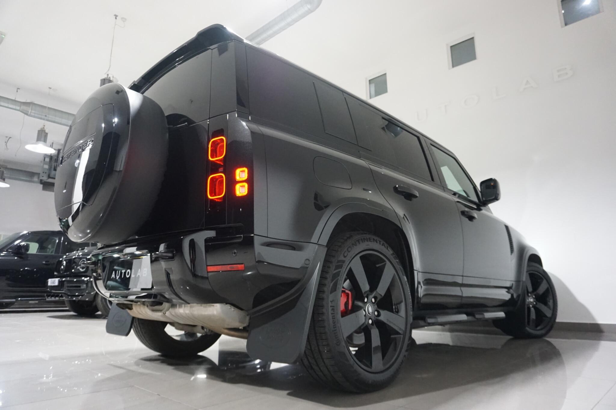 Land Rover Defender 110 3.0 D300 MHEV X-Dynamic HSE SUV 5dr Diesel Auto 4WD Euro 6 (s/s) (300 ps)